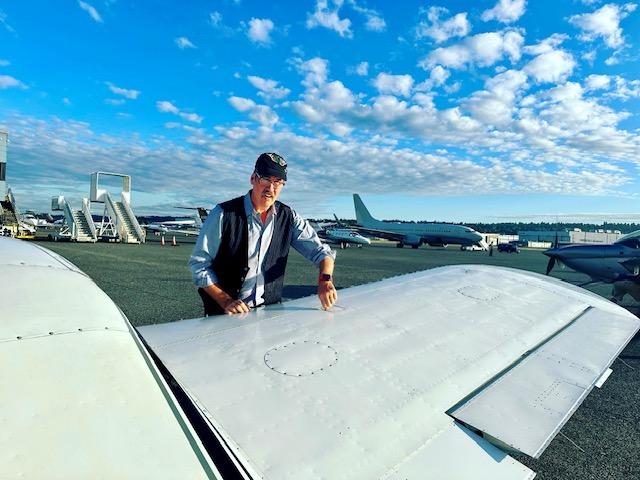 Krist Fueling Plane